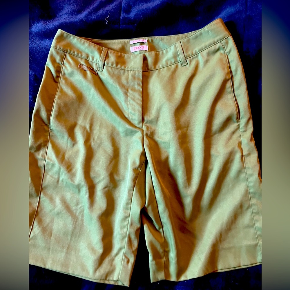 IZOD Ladies size 4 shorts